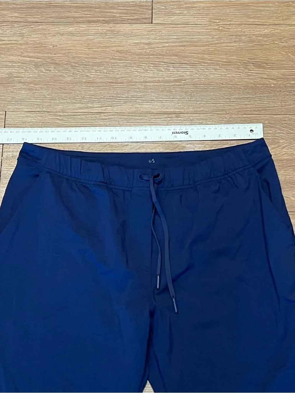 lululemon athletica Navy On The Fly Pant *28
